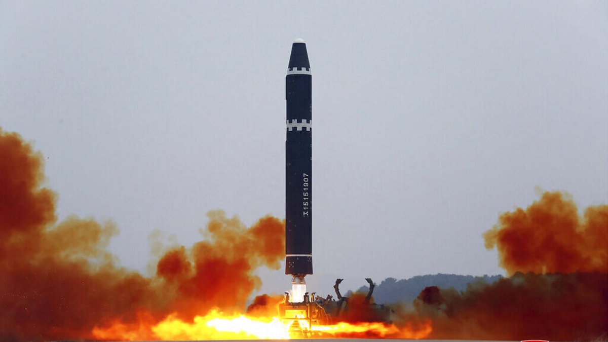Corea del Norte reacciona a reinicio de carrera armamentista de Japón