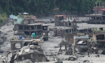 Asciende a 676 la cifra de fallecidos tras riada en Nepal