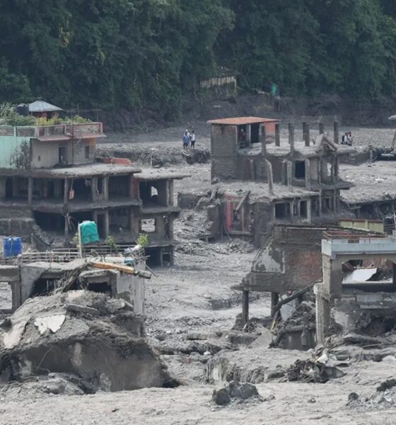 Asciende a 676 la cifra de fallecidos tras riada en Nepal