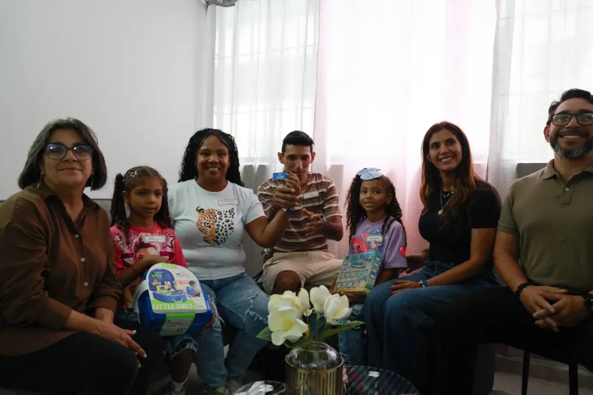 Entregan 20 viviendas a familias afectadas por sismos en Los Teques