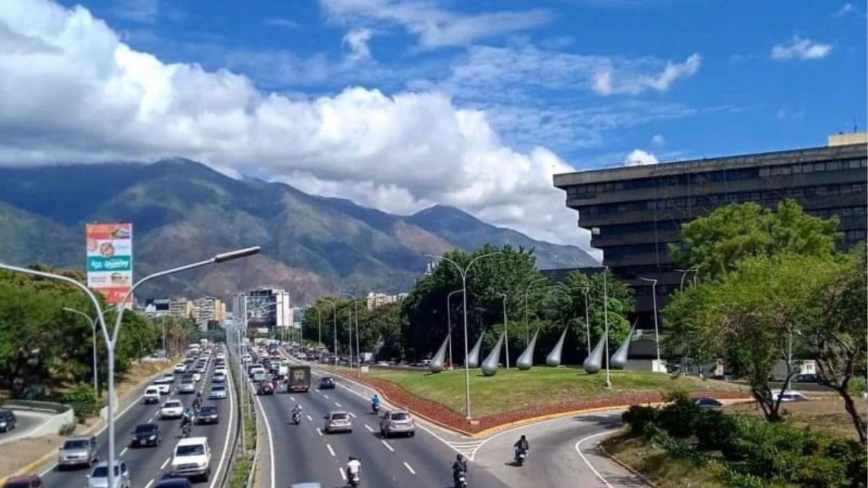 Anuncian cierre parcial este domingo en la Autopista Gran Cacique Guaicaipuro