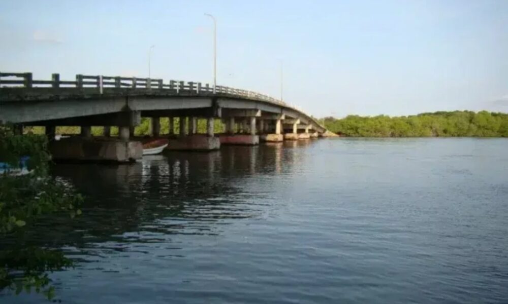 Paso vehicular hacia Morrocoy está restringido por daños en puente