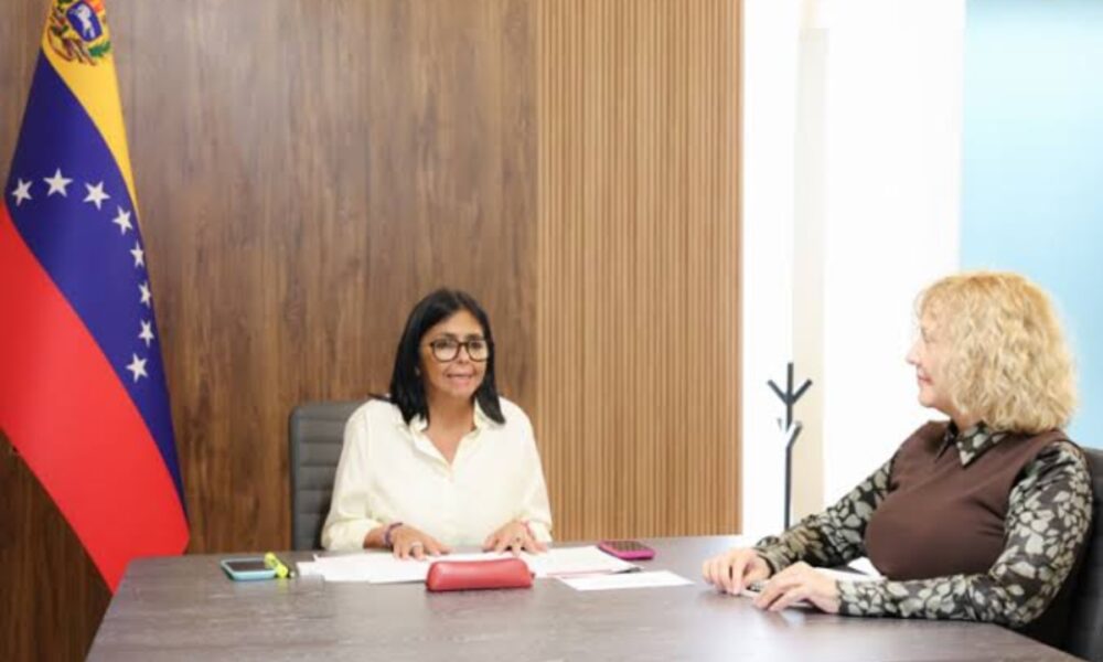 Presidenta Rodríguez evalúa junto a ministra de Educación Universitaria resultados del SNI