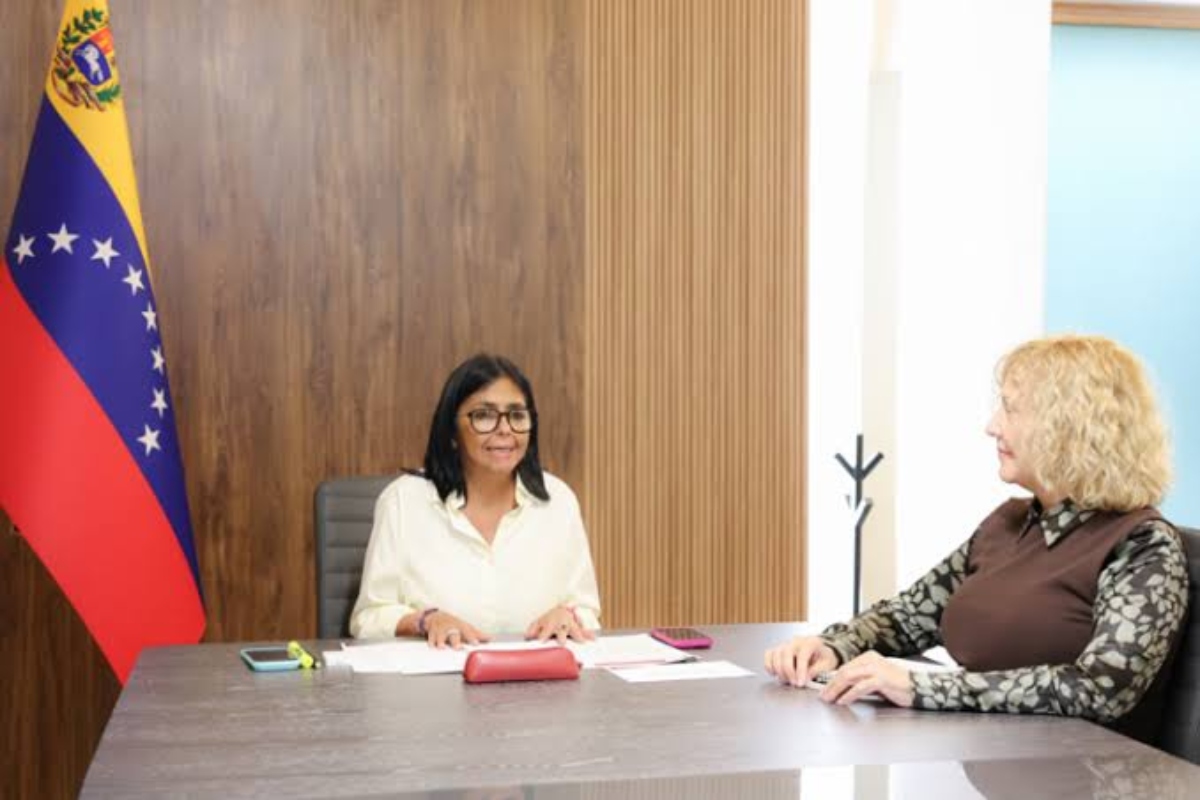 Presidenta Rodríguez evalúa junto a ministra de Educación Universitaria resultados del SNI