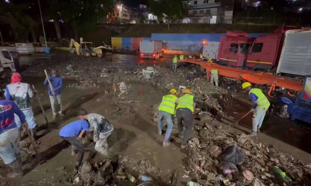 Activan líneas 0800 Caracas y Ven 911 para atender reporte de afectaciones por lluvias
