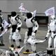 Robots protestan en calle y exigen regulación de IA