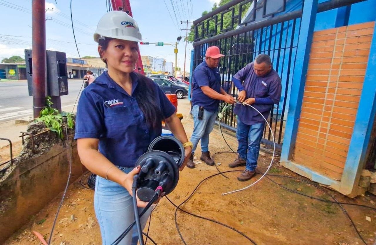 Más de 12.000 usuarios disfrutan de fibra óptica en la región central