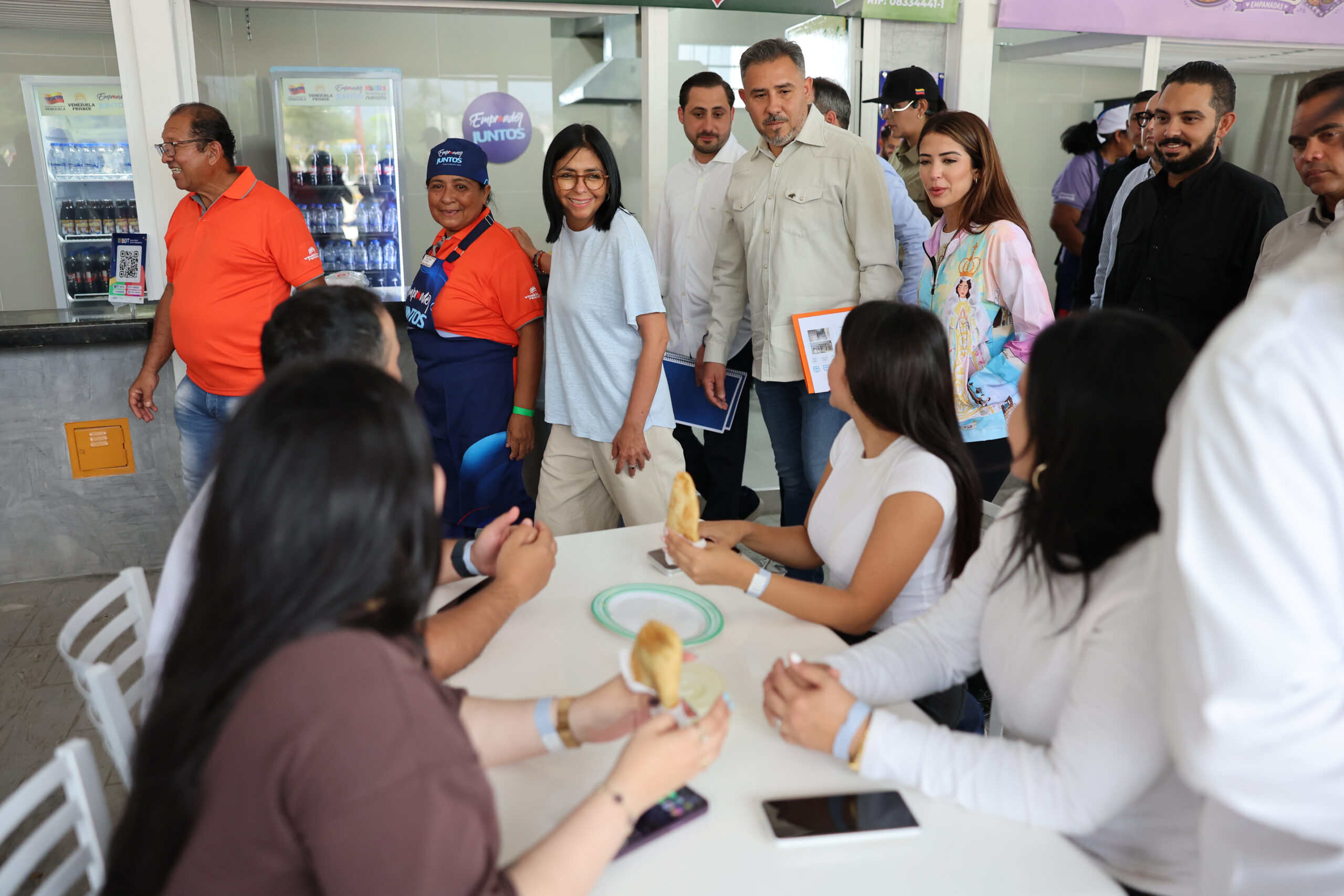 Delcy Rodríguez entrega icónico bulevar gastronómico renovado