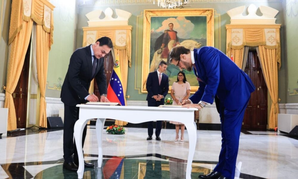 Venezuela y Paraguay suscriben comunicado conjunto tras encuentro en Caracas