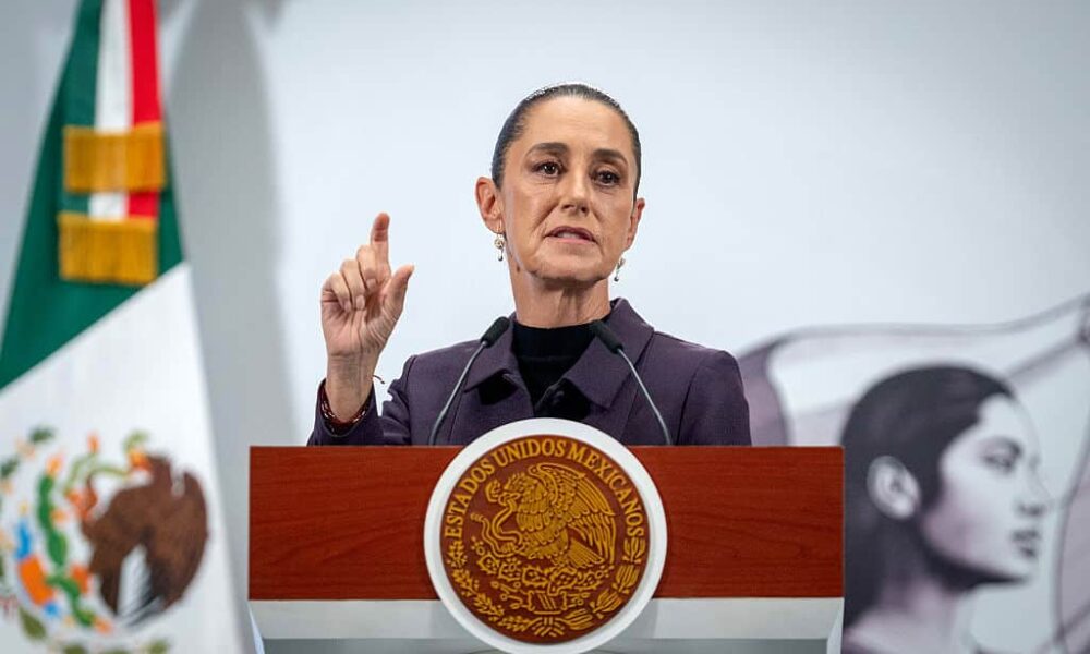 Restringirán uso de celulares en todas las primarias y secundarias de México