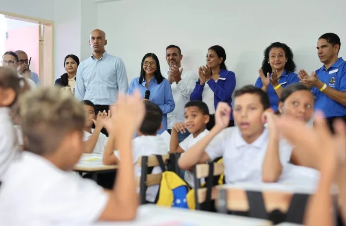 Más del 99% de la escuelas país reiniciaron clases este lunes