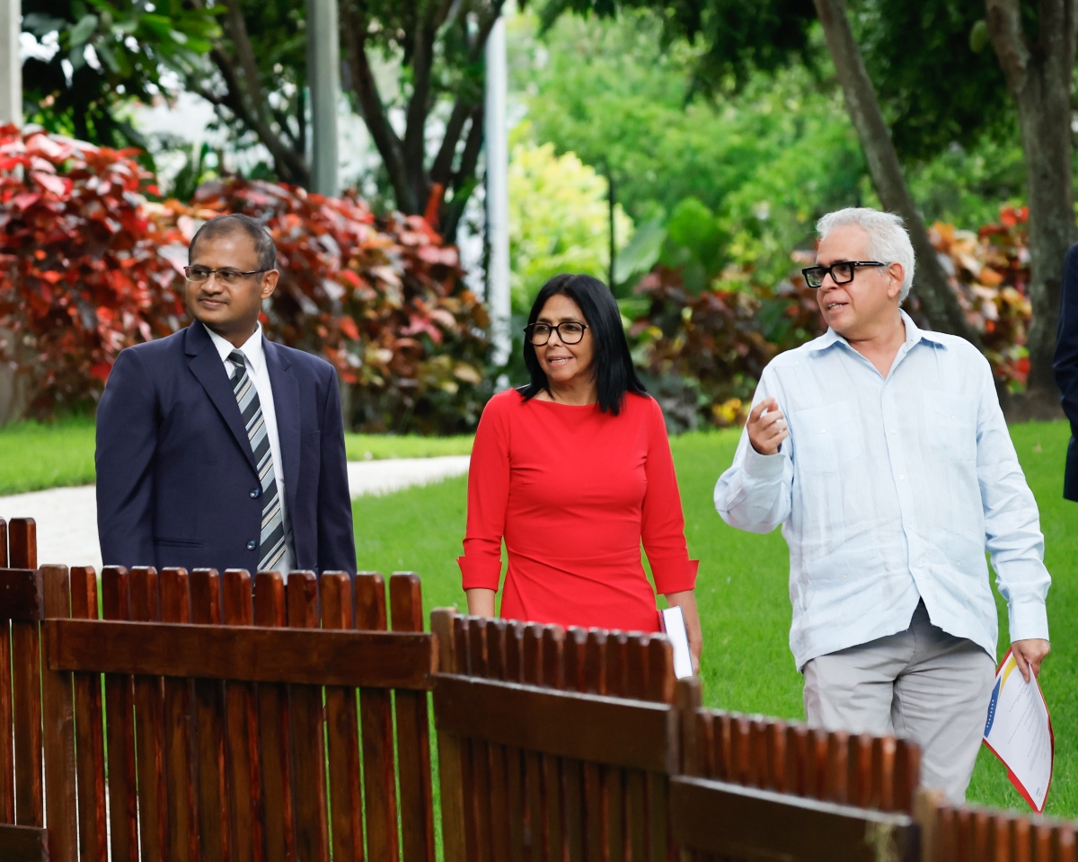 Venezuela e India se unen para crear centro veterinario y nuevo acuario en La Guaira