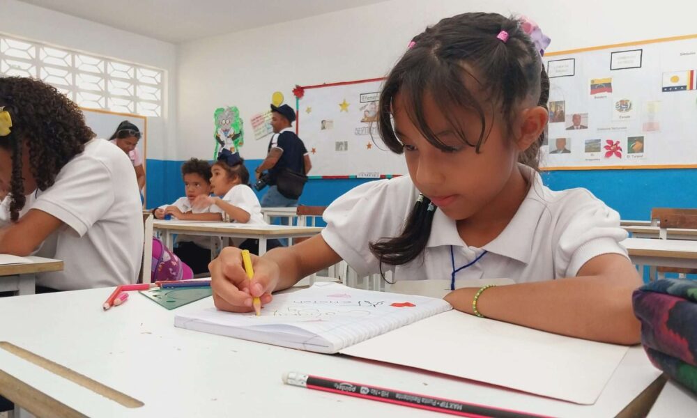 Más de 230 escuelas de La Guaira abrieron sus puertas para el nuevo año escolar