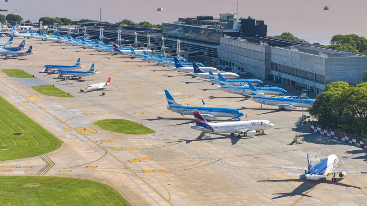 Trabajadores van a paro de 48 horas en aeropuertos de Argentina