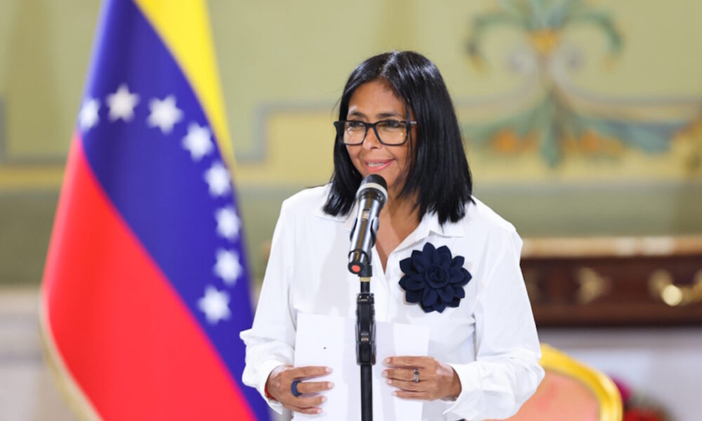 Presidenta Delcy Rodríguez felicitó al CEOFANB en su 21° aniversario