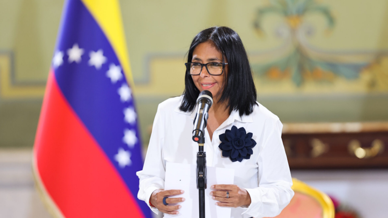 Presidenta Delcy Rodríguez felicitó al CEOFANB en su 21° aniversario