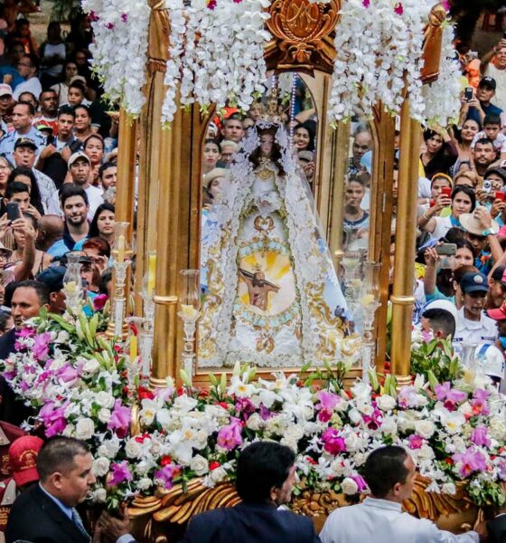 Mandataria rinde homenaje a la Virgen del Valle