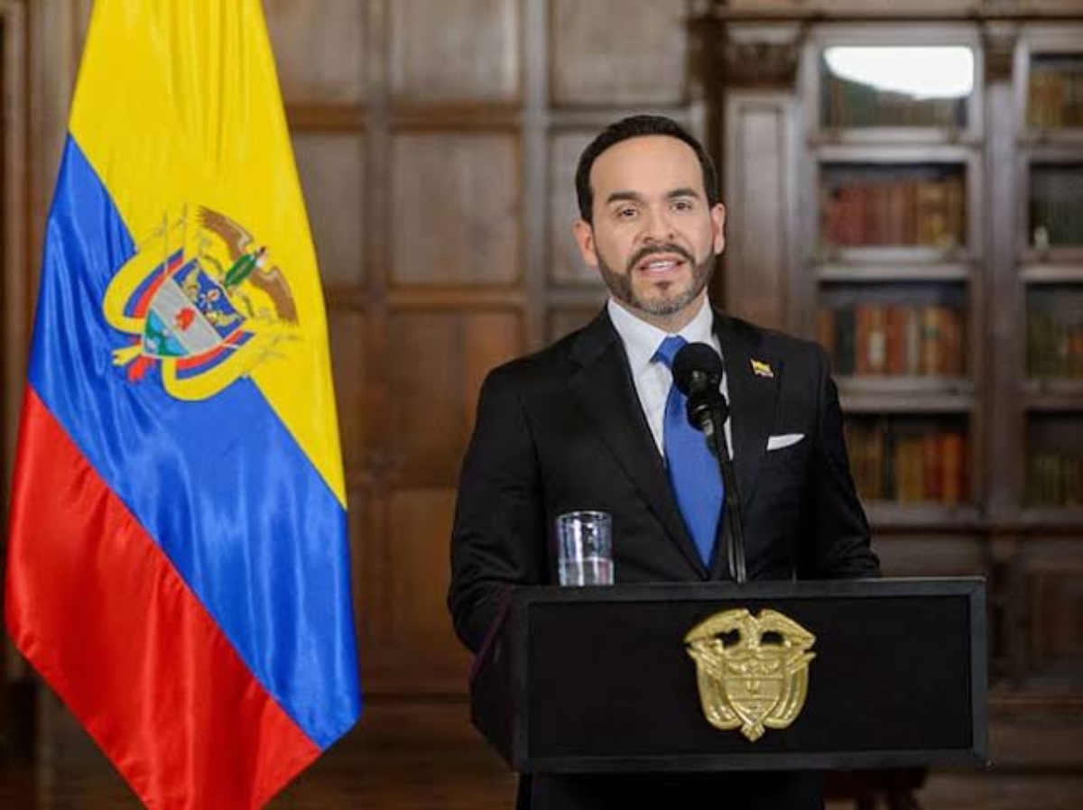 De la Espriella anuncia inicio de conversaciones con el FMI ante crisis financiera