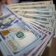 El dólar supera la barrera de los 800 bolívares y acumula un alza de 168,72%