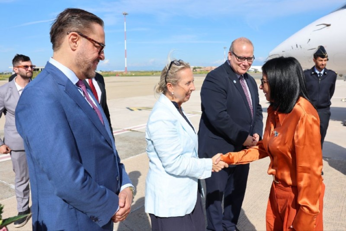 Delcy Rodríguez llega a Italia para intervenir en Foro Mundial de la FAO