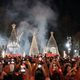 Agenda cultural de la región central arrancó este miércoles con la presentación oficial del cronograma para el mes de noviembre en rueda de prensa. Las autoridades detallaron que la planificación destaca la bienvenida a la Navidad, el Baile de La Llora y el Festival de la Dulcería Criolla en Palo Negro. Voceros y autoridades participantes El secretario de Cultura, Nicolás González, lideró los anuncios junto a Rommel Ramírez, director del Gabinete Ministerial, y Fanny Morillo, vocera del colectivo La Llora. González explicó que esta programación responde directamente al Plan de la Aragüeñidad, estrategia que impulsa la gobernadora Joana Sánchez para fortalecer la identidad regional. Inicio de festividades navideñas El despliegue festivo iniciará este 1 de noviembre con el encendido navideño pautado en el emblemático Teatro Ateneo de Maracay. Asimismo, las actividades continuarán el 2 de noviembre en la localidad de Zuata con la manifestación ancestral del Baile de La Llora. Encuentros tradicionales y nacionales El municipio San Casimiro albergará el 7 de noviembre el Encuentro Nacional de Burras y Burriquitas con cultores de todo el país. Posteriormente, Palo Negro celebrará su tradicional Feria de la Dulcería Criolla para consolidar el folclor local entre los habitantes y visitantes. Cierre de festividades patronales Para culminar el penúltimo mes del año, el pueblo aragüeño honrará la devoción a la Virgen de Belén el 26 de noviembre. Por consiguiente, la entidad desarrollará diversos actos culturales en todo su territorio para conmemorar a su patrona espiritual.