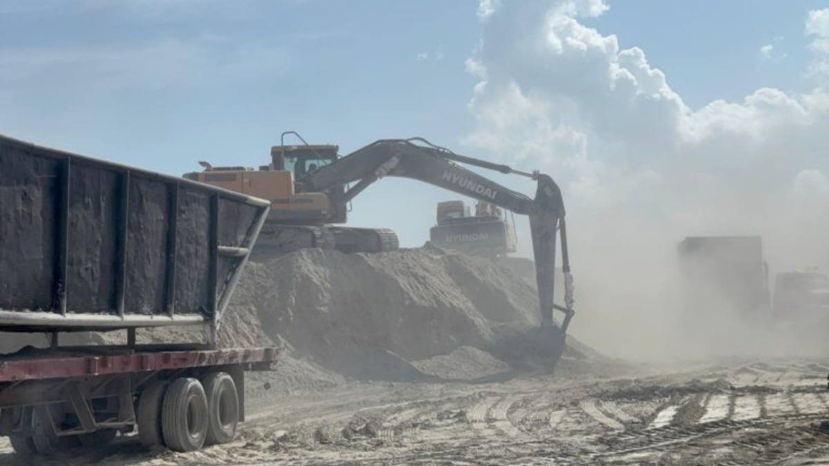 Lara inicia su primera exportación de más 33 mil toneladas de arcilla hacia España