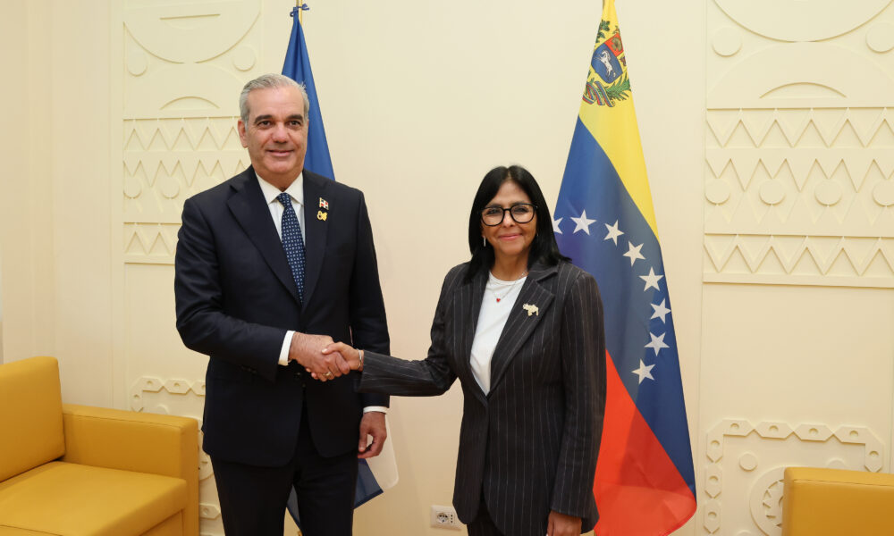 República Dominicana contempla comprar derivados del petróleo a Venezuela