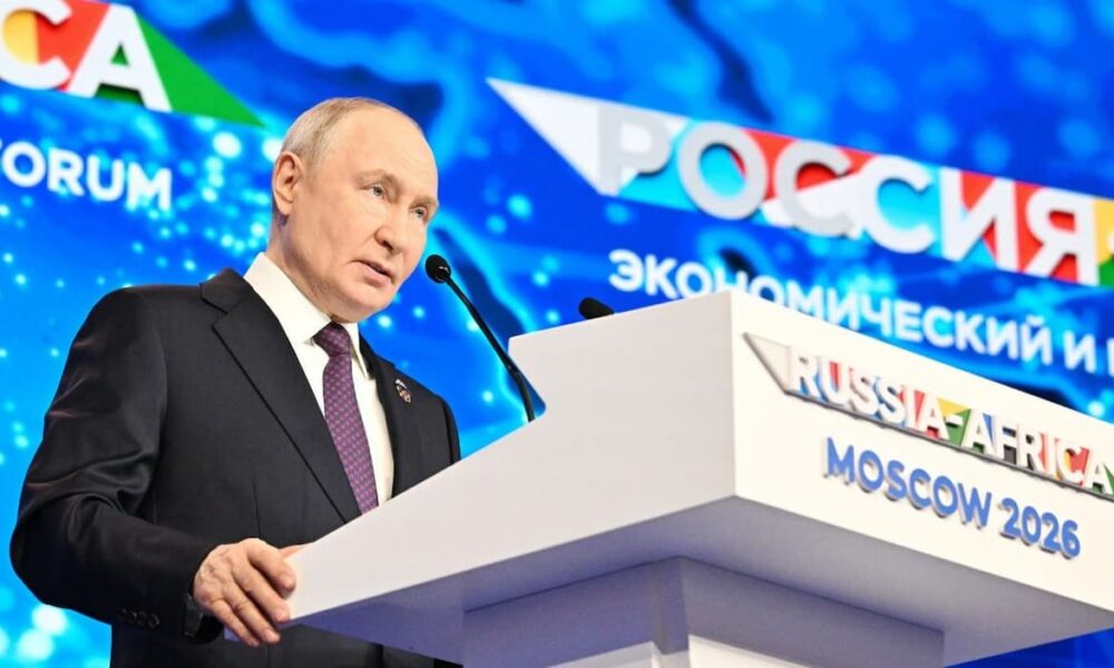 Rusia fortalece lazos económicos con África durante cumbre en Moscú