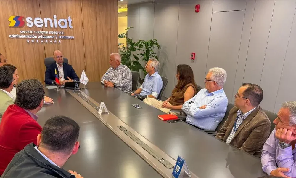 Seniat y Cavececo impulsan formalización y profesionalización de la actividad comercial
