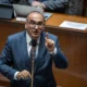 Francia evalúa suspender redes sociales ante ola de saqueos