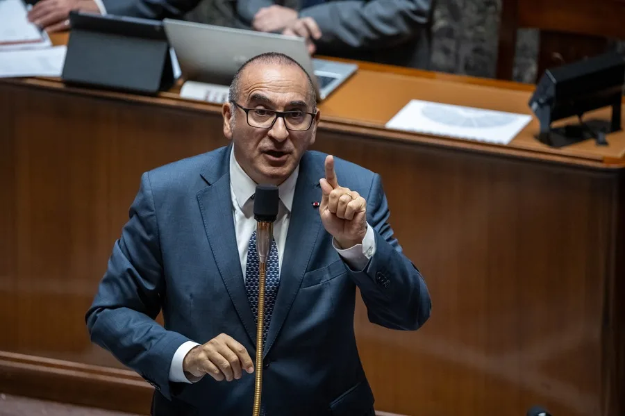 Francia evalúa suspender redes sociales ante ola de saqueos
