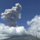 Erupción volcánica obliga evacuaciones masivas en Filipinas