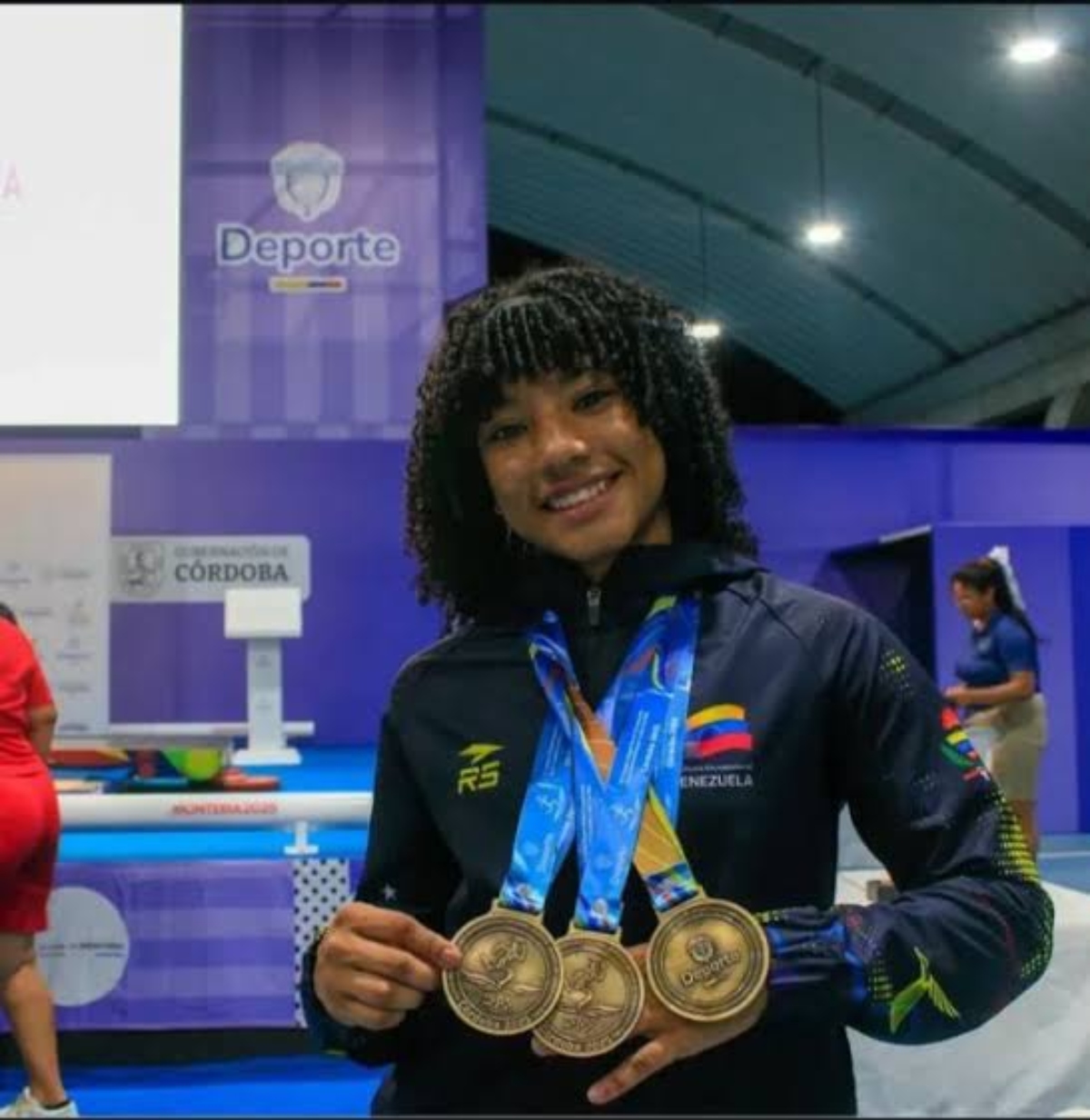 Enderlyn Ulacio impone récord mundial en Panamericano de Pesas de México