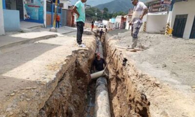 Sustituyen 35 metros de tubería de aguas servidas de Guarenas