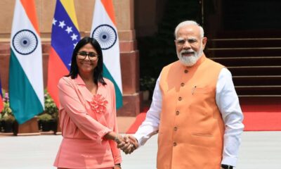 Delcy Rodríguez felicitó al primer ministro Modi por sus 25 años de servicio público