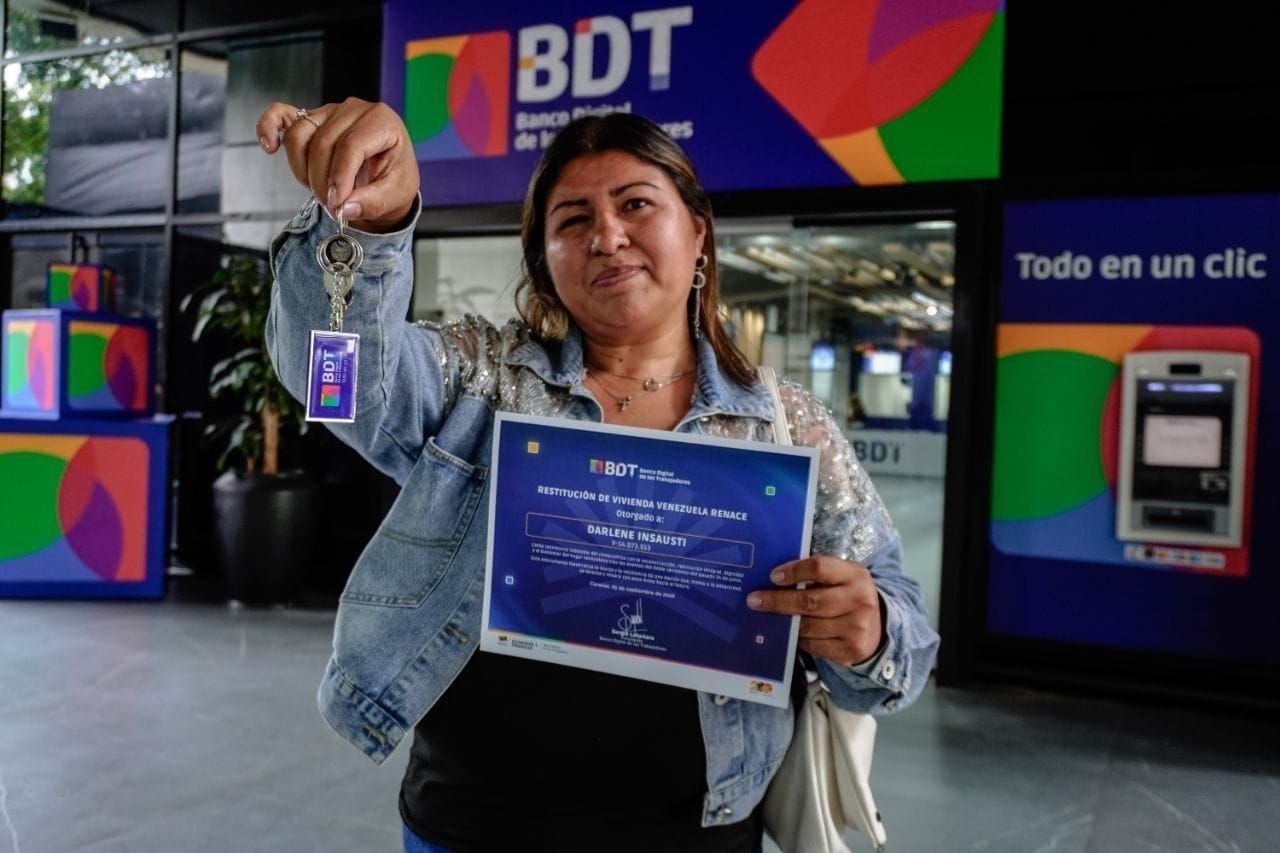 BDT entrega primeros créditos del Plan Venezuela Renace a familias afectadas por el terremoto