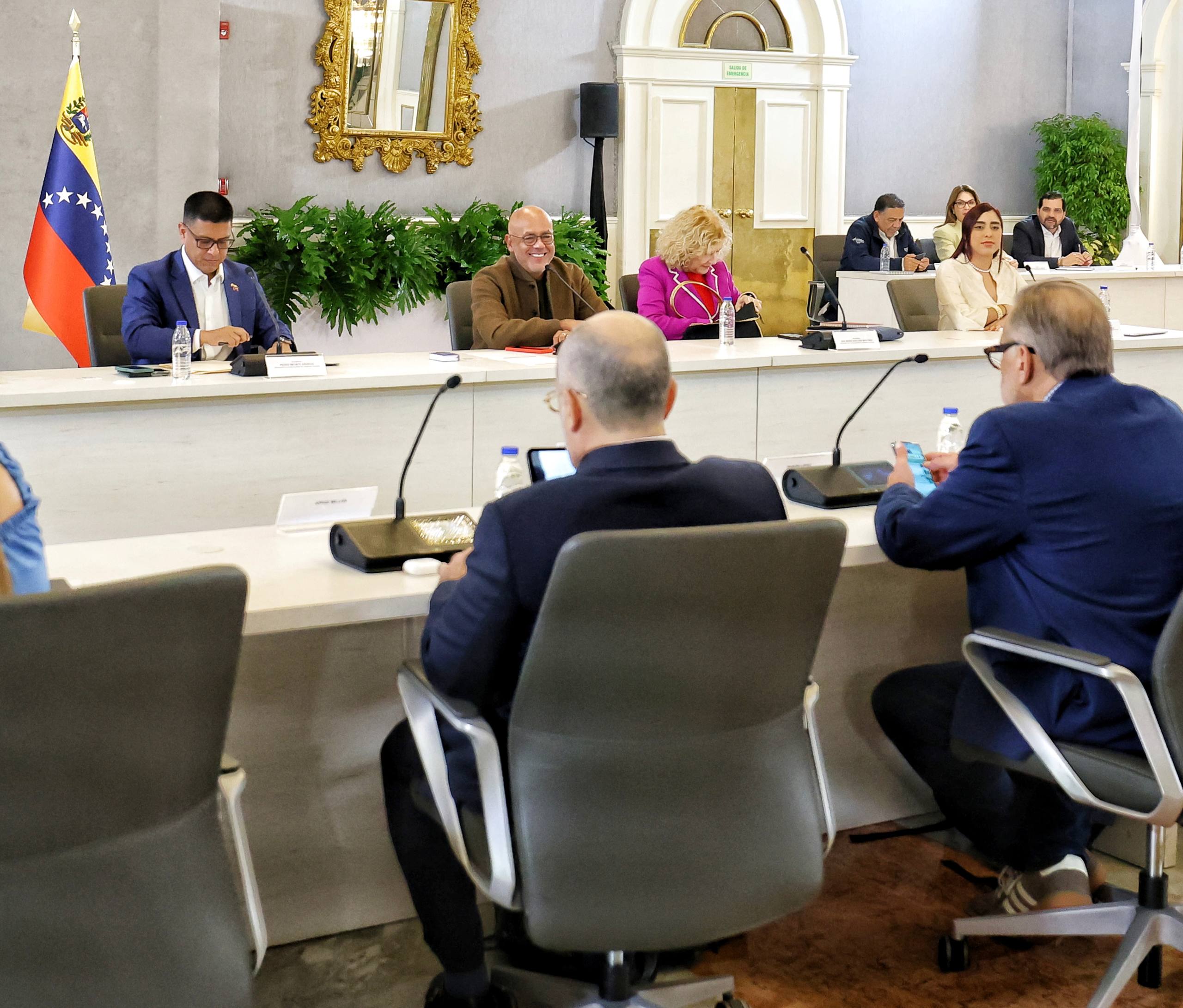 Inicia tercera fase de diálogo entre el Gobierno y la AN de 2015