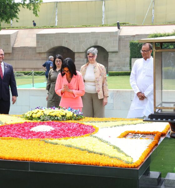 Presidenta rinde homenaje a Mahatma Gandhi a 157 años de su nacimiento